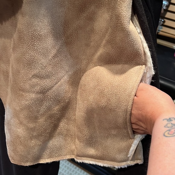 NWT Faux Shearling Vest - Picture 4 of 5